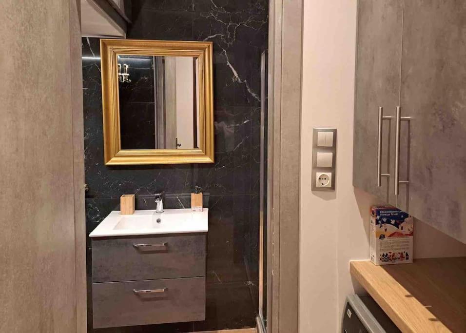 Royal Blue Grand Suite No 4 Piraeus Port Bagian luar foto