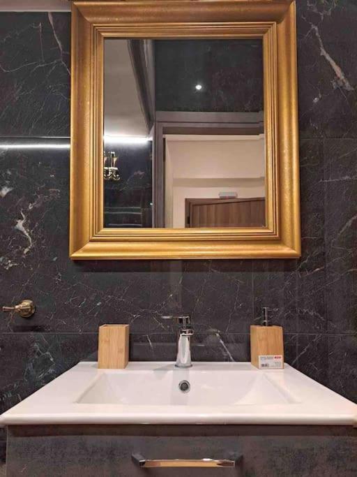 Royal Blue Grand Suite No 4 Piraeus Port Bagian luar foto