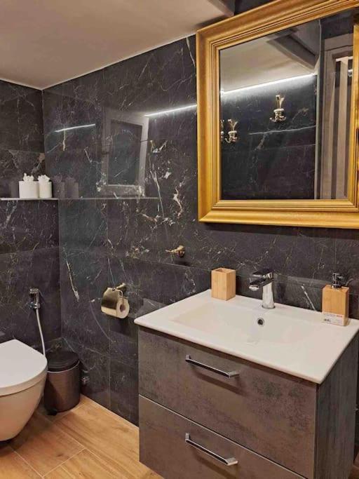 Royal Blue Grand Suite No 4 Piraeus Port Bagian luar foto